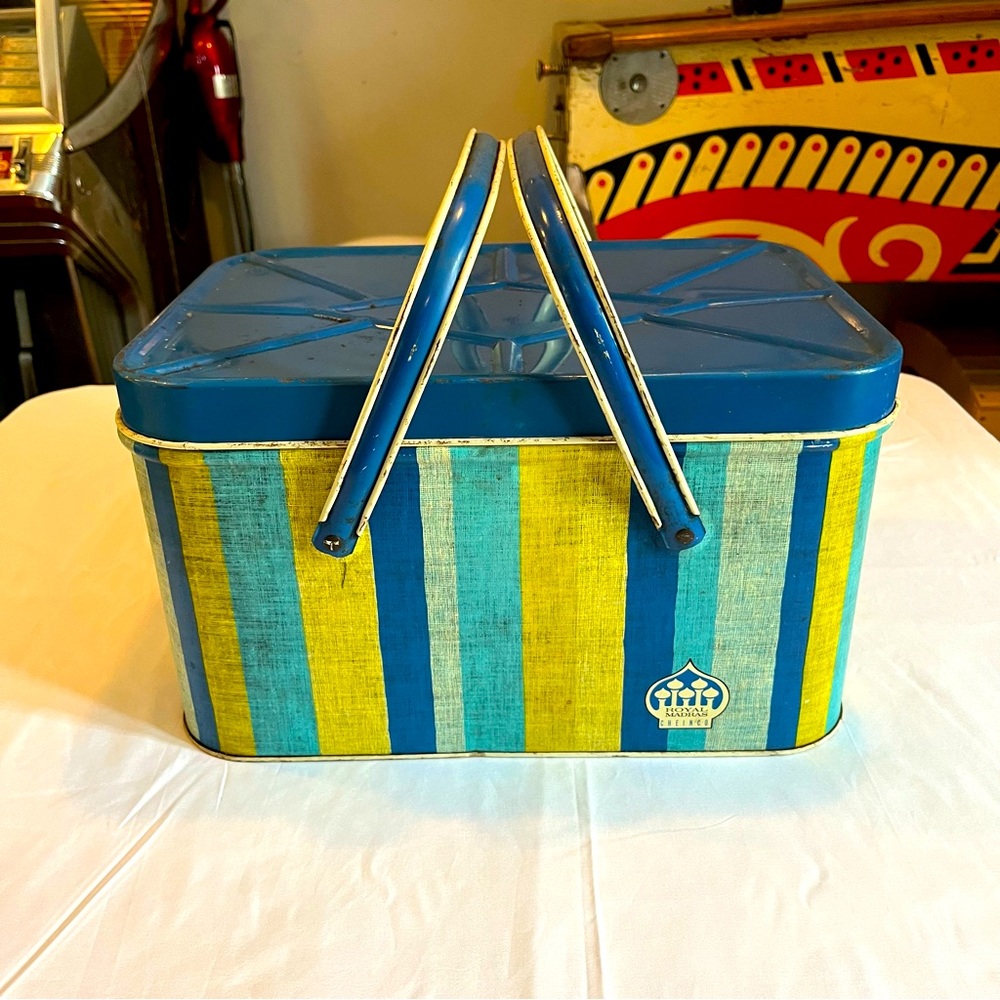 Vintage Tin/Metal Litho Picnic Basket/Bread Box.